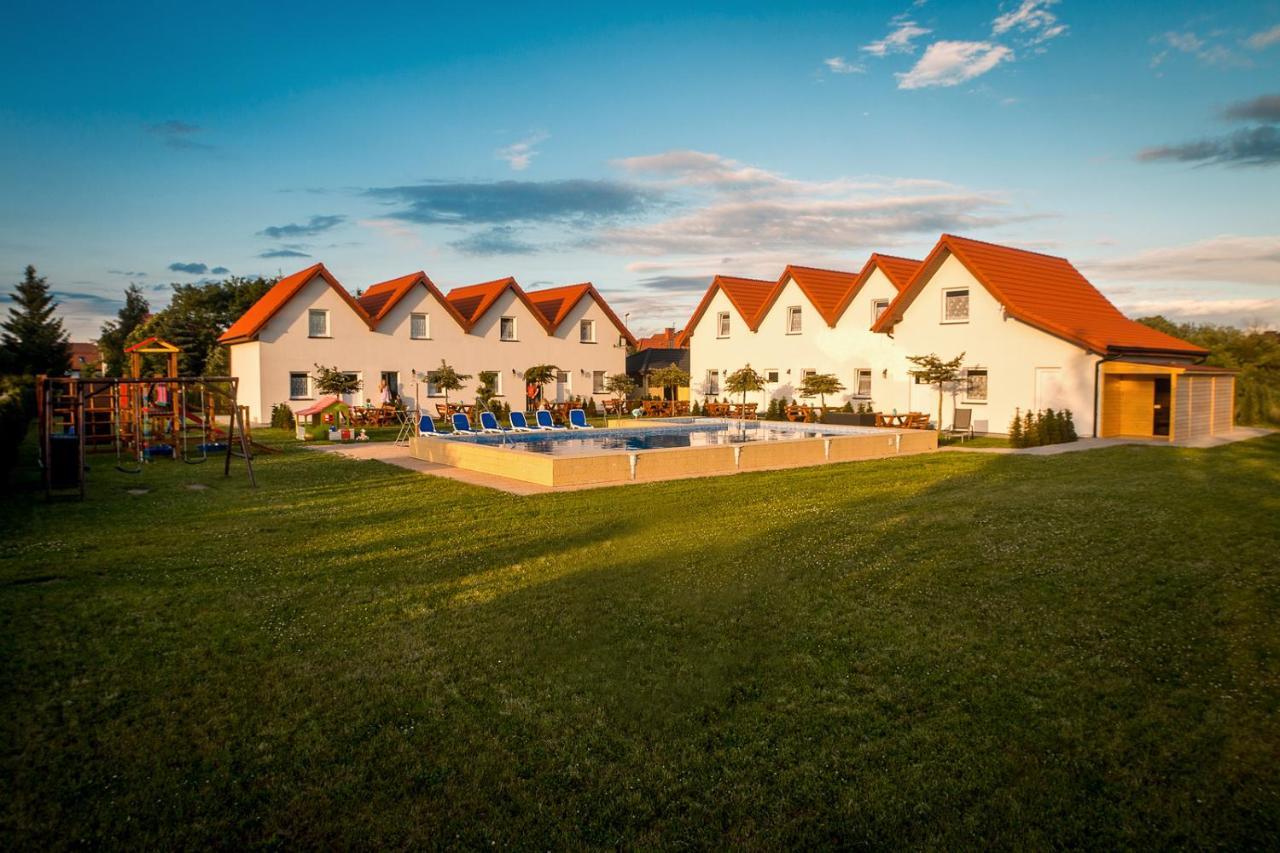 Aqua Fun Domki Z Basenem Ujście-Darłowskie Dış mekan fotoğraf